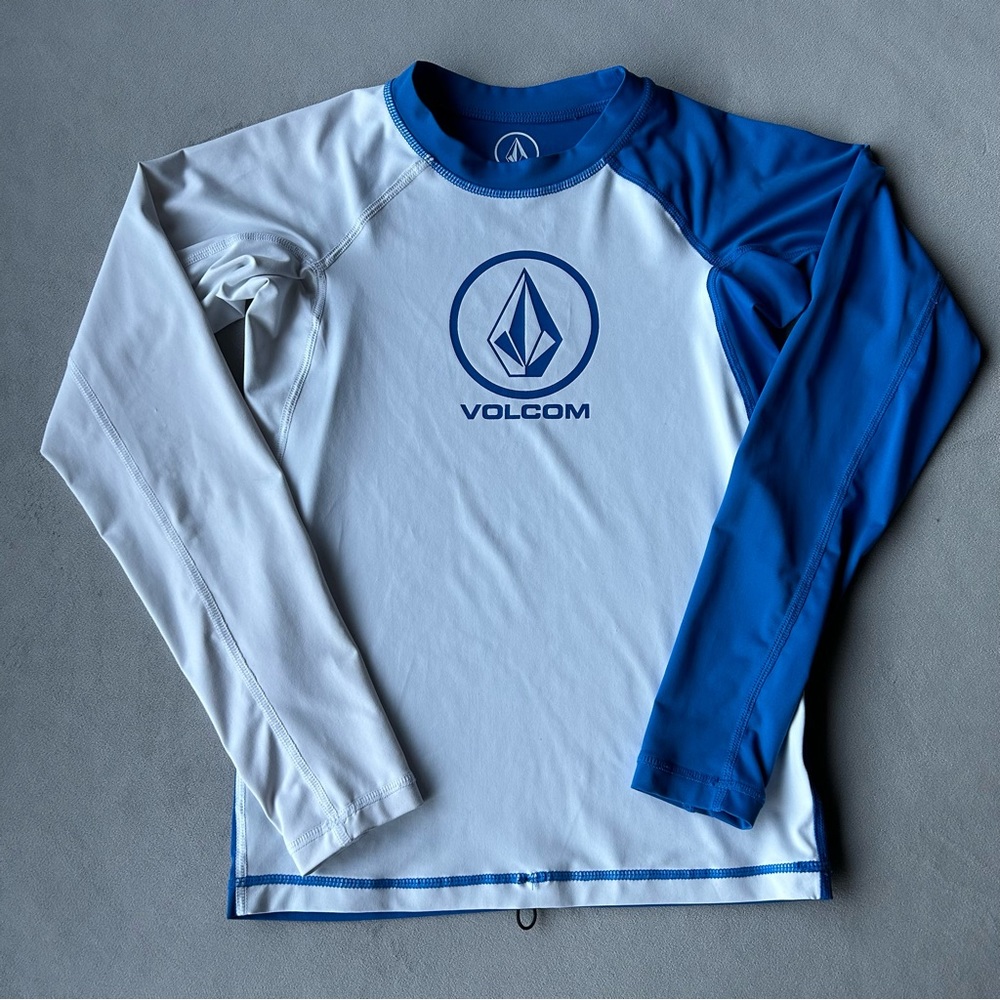 Volcom ~ Rashguard ~ Youth Size XL 16